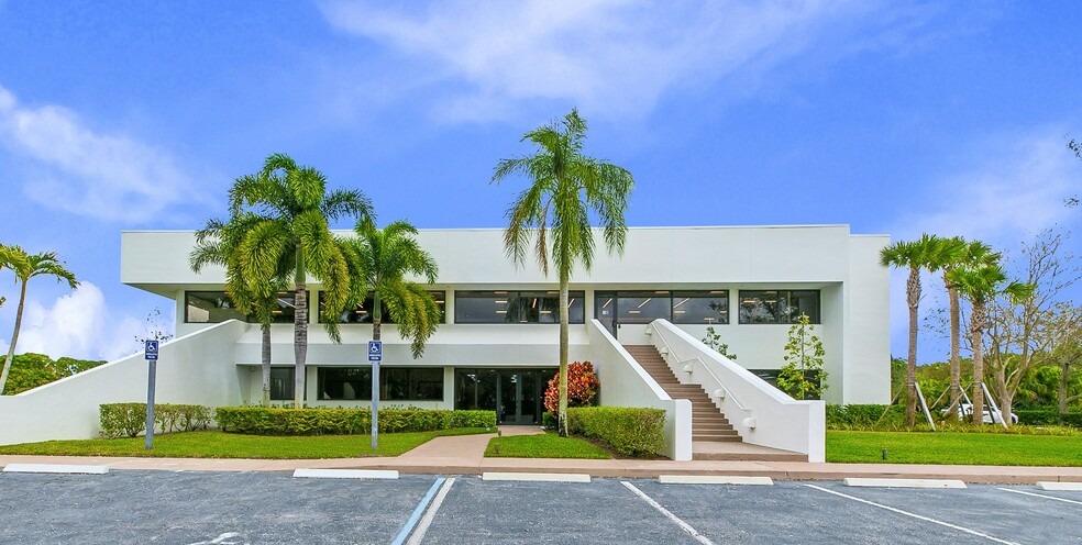 100 Avenue of Champions, Palm Beach Gardens, FL for lease - Building Photo - Image 3 of 8