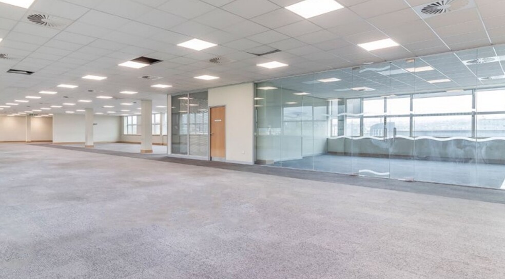 Nelson St, Bradford for lease - Interior Photo - Image 2 of 7