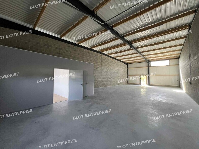Industrial in Iffendic for lease - Building Photo - Image 2 of 3