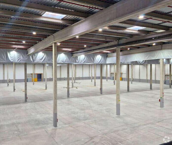 Avenida Picones, 9, Alovera, Guadalajara for lease - Building Photo - Image 3 of 15