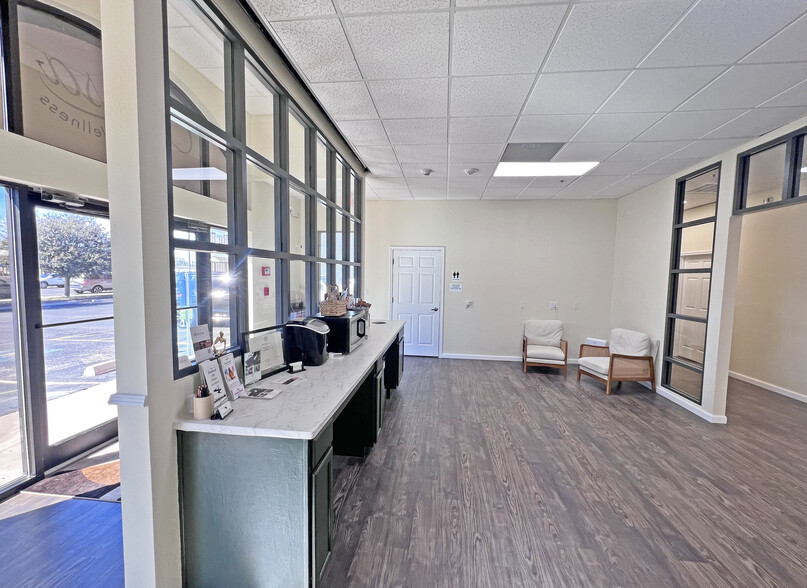 600 N Washington Ave, Odessa, TX for lease - Interior Photo - Image 2 of 6