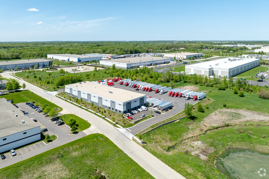 2570 Millennium Dr, Elgin, IL for sale - Aerial - Image 3 of 5