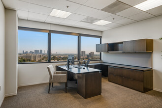 11601 Wilshire Blvd, Los Angeles, CA for lease Interior Photo- Image 2 of 7