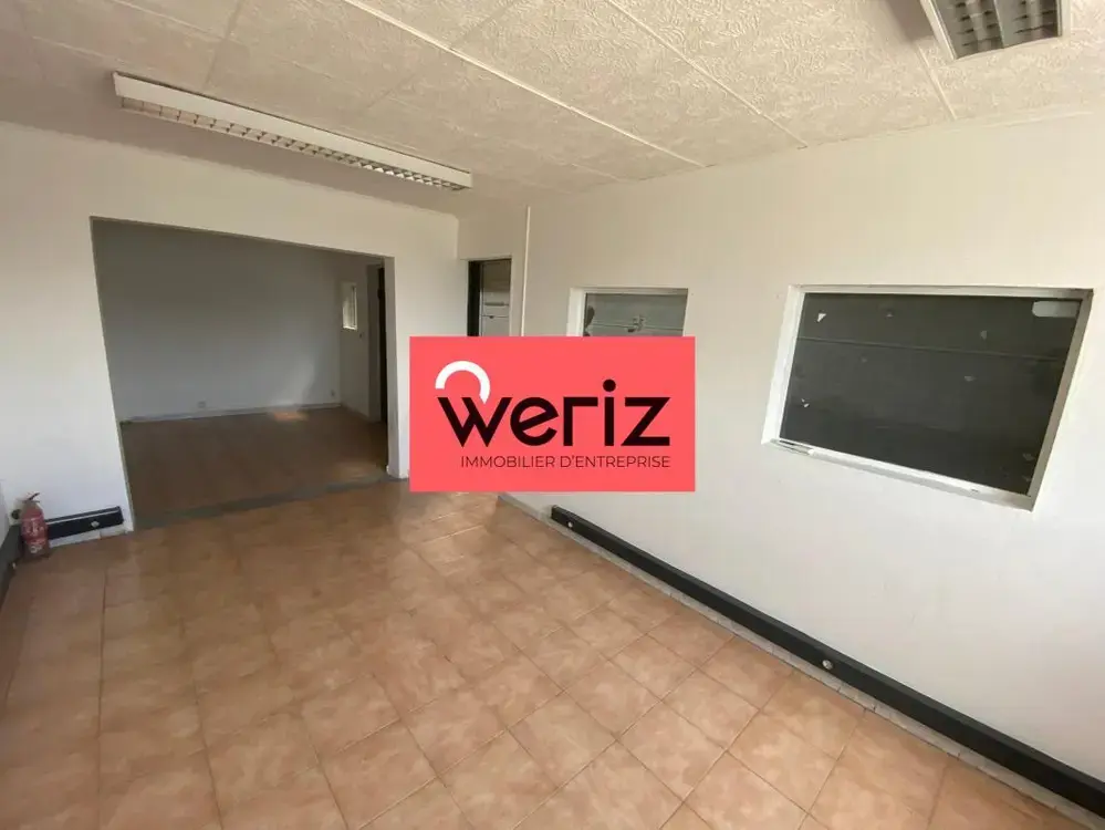 Industrial in Rognac for lease Interior Photo- Image 1 of 3