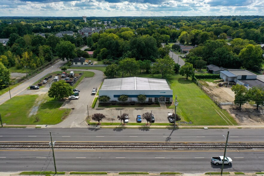 552 E Russell St, Fayetteville, NC for sale - Building Photo - Image 2 of 28