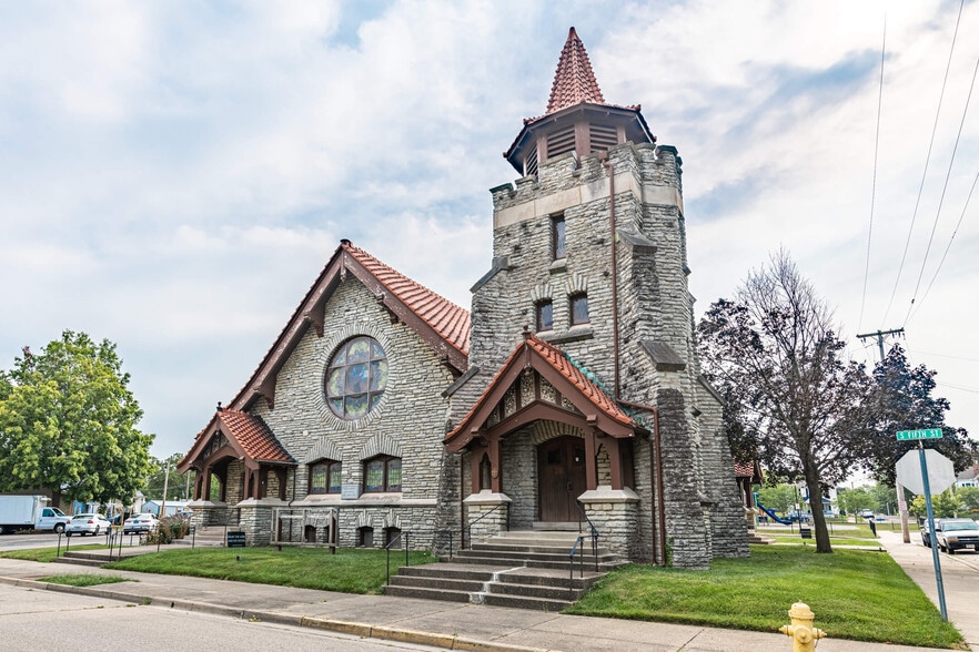 40 S 5th St, Miamisburg, OH 45342