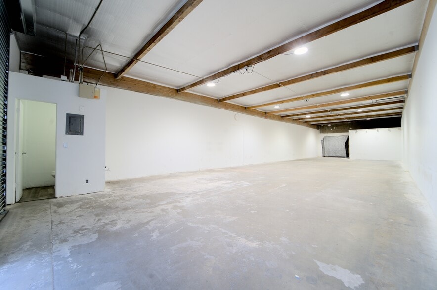 106-136 S Arrowhead Ave, San Bernardino, CA for lease - Interior Photo - Image 1 of 5