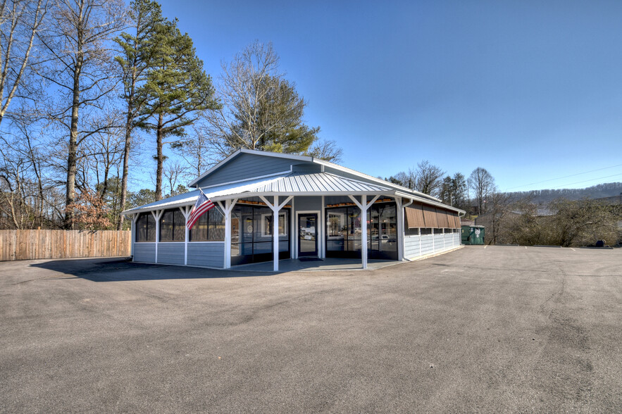 2414 E First St, Blue Ridge, GA for sale - Primary Photo - Image 1 of 37