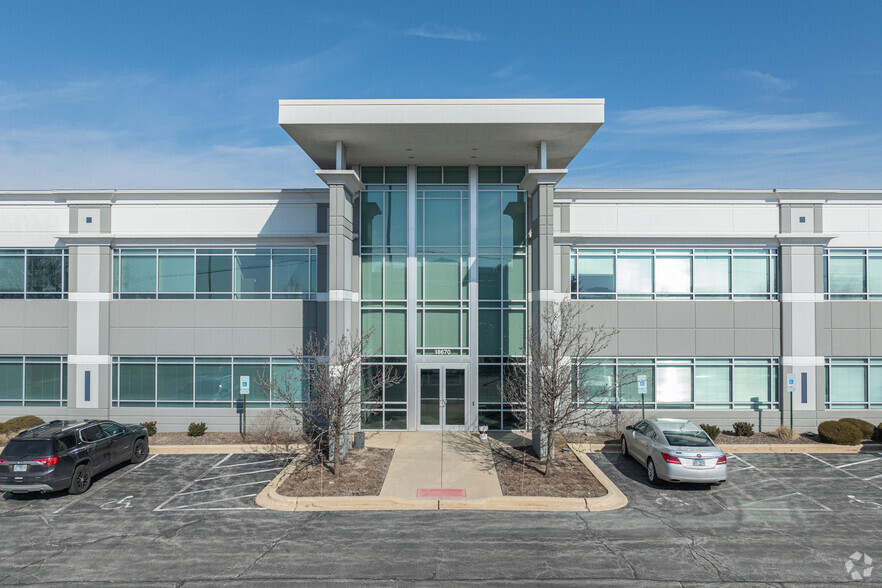 7851 W 185th St, Tinley Park, IL for lease - Building Photo - Image 3 of 36