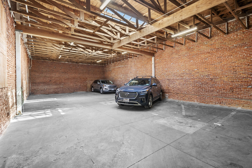 2523-2525 W Washington Blvd, Los Angeles, CA for sale - Building Photo - Image 3 of 14