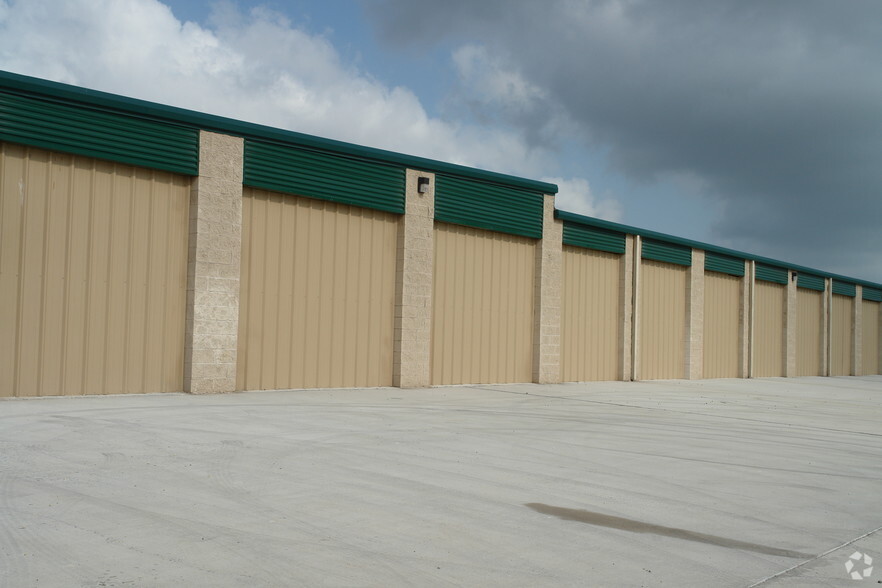 150 E Expressway 83, Alamo, TX for lease - Building Photo - Image 3 of 5