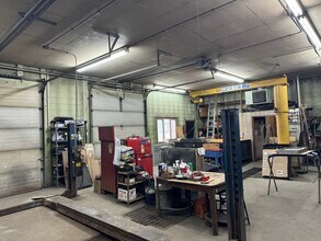 2105 N 6th St, Wausau, WI for lease Interior Photo- Image 2 of 4