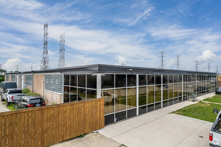 625 Factory Rd, Addison, IL for sale - Building Photo - Image 1 of 1