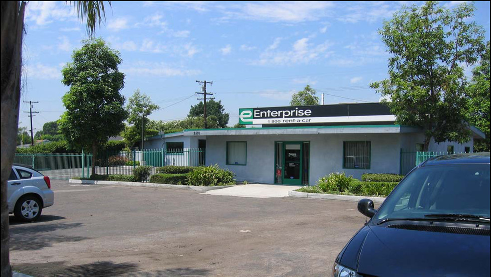 2501 W Whittier Blvd, La Habra, CA for lease - Building Photo - Image 2 of 12