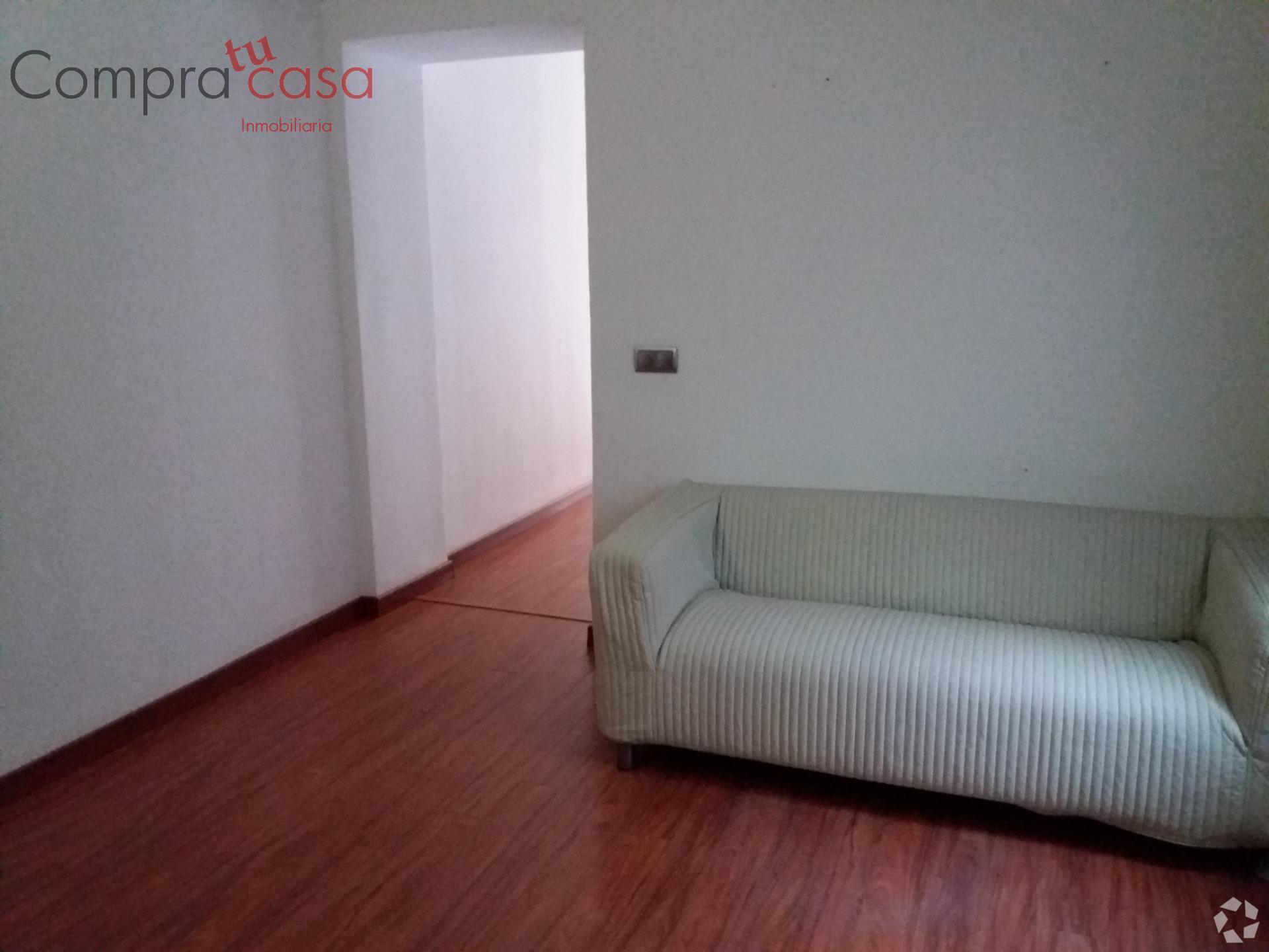 Retail in Segovia, Segovia for lease Interior Photo- Image 1 of 4