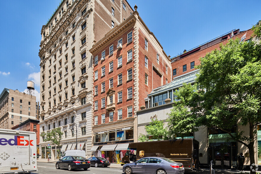 697-699 Madison Ave, New York, NY for sale - Primary Photo - Image 1 of 1