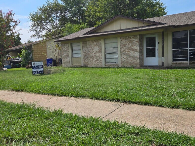 4625 Kyle Dr, Balch Springs, TX for sale - Primary Photo - Image 1 of 6