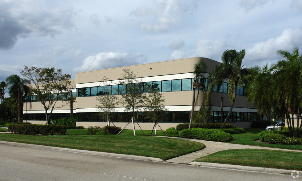 440 Sawgrass Corporate Pky, Sunrise, FL for sale - Primary Photo - Image 1 of 15