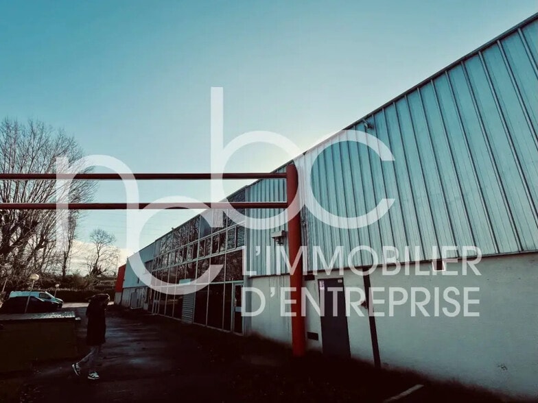 Industrial in Vaulx-en-Velin for sale - Building Photo - Image 3 of 35