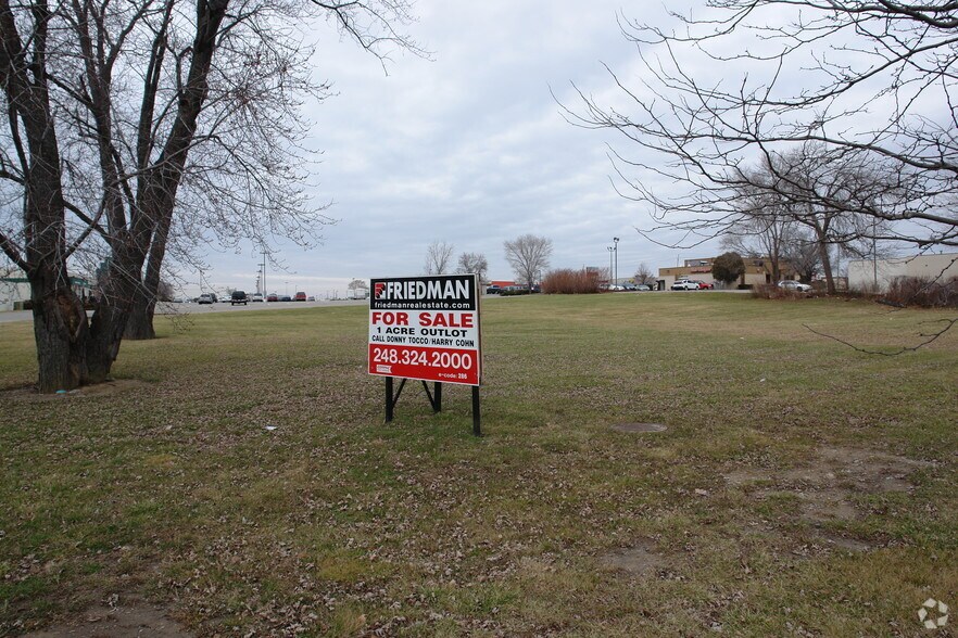 5038 Miller Rd, Flint, MI for sale - Primary Photo - Image 1 of 1