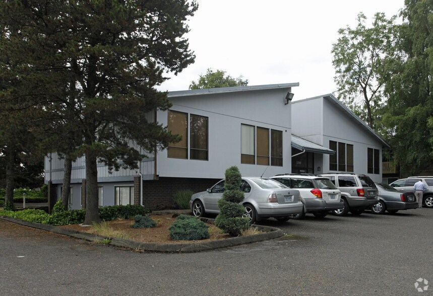1300 NE Linden Ave, Gresham, OR for sale - Primary Photo - Image 1 of 1