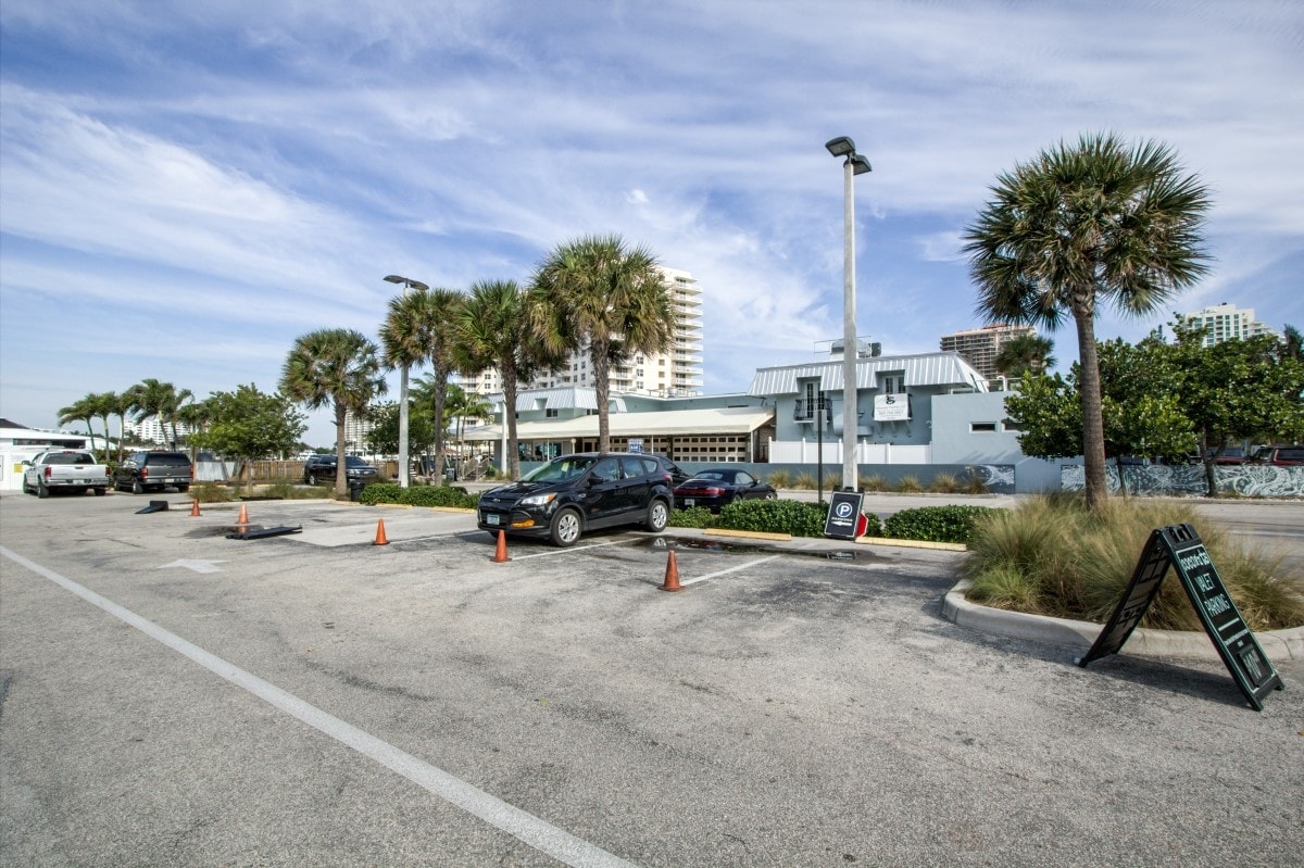 429 Seabreeze Blvd, Fort Lauderdale, FL 33316 Office Space Above Coconuts Restaurant