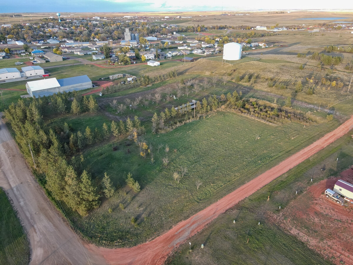 404 2nd St, Belfield, ND 58622 Belfield RV Park