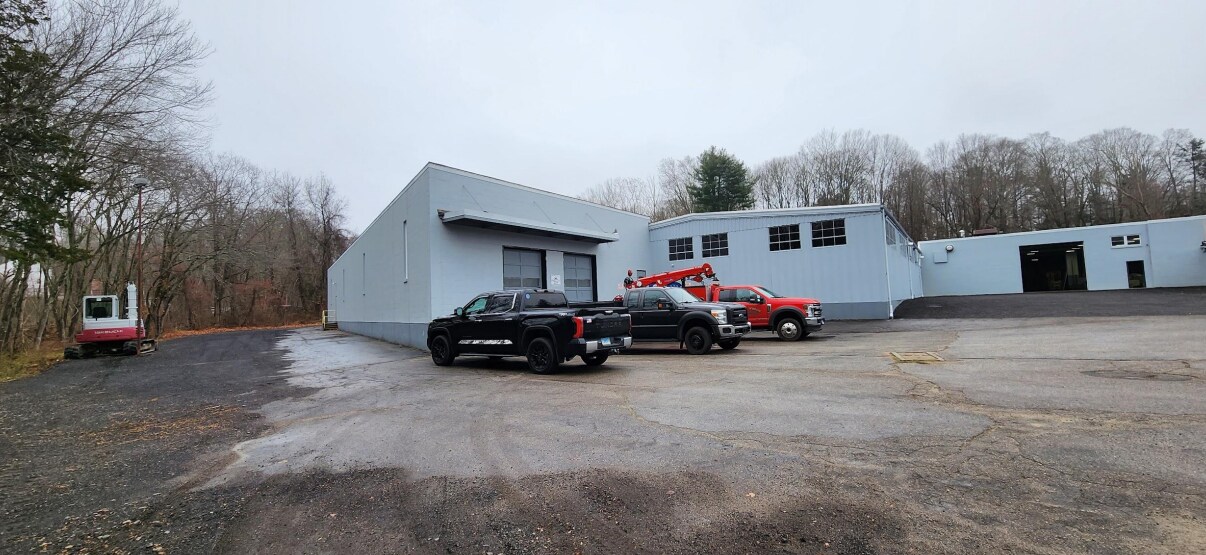 423 E Haddam Moodus Rd, Moodus, CT 06469 Industrial Warehouse Office
