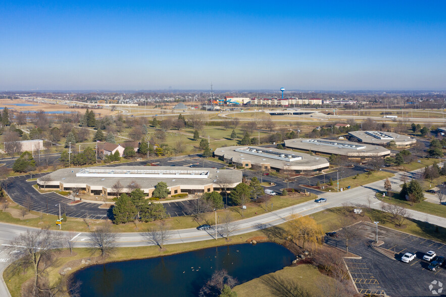 1325 Tri-State Pky, Gurnee, IL for lease - Building Photo - Image 3 of 15