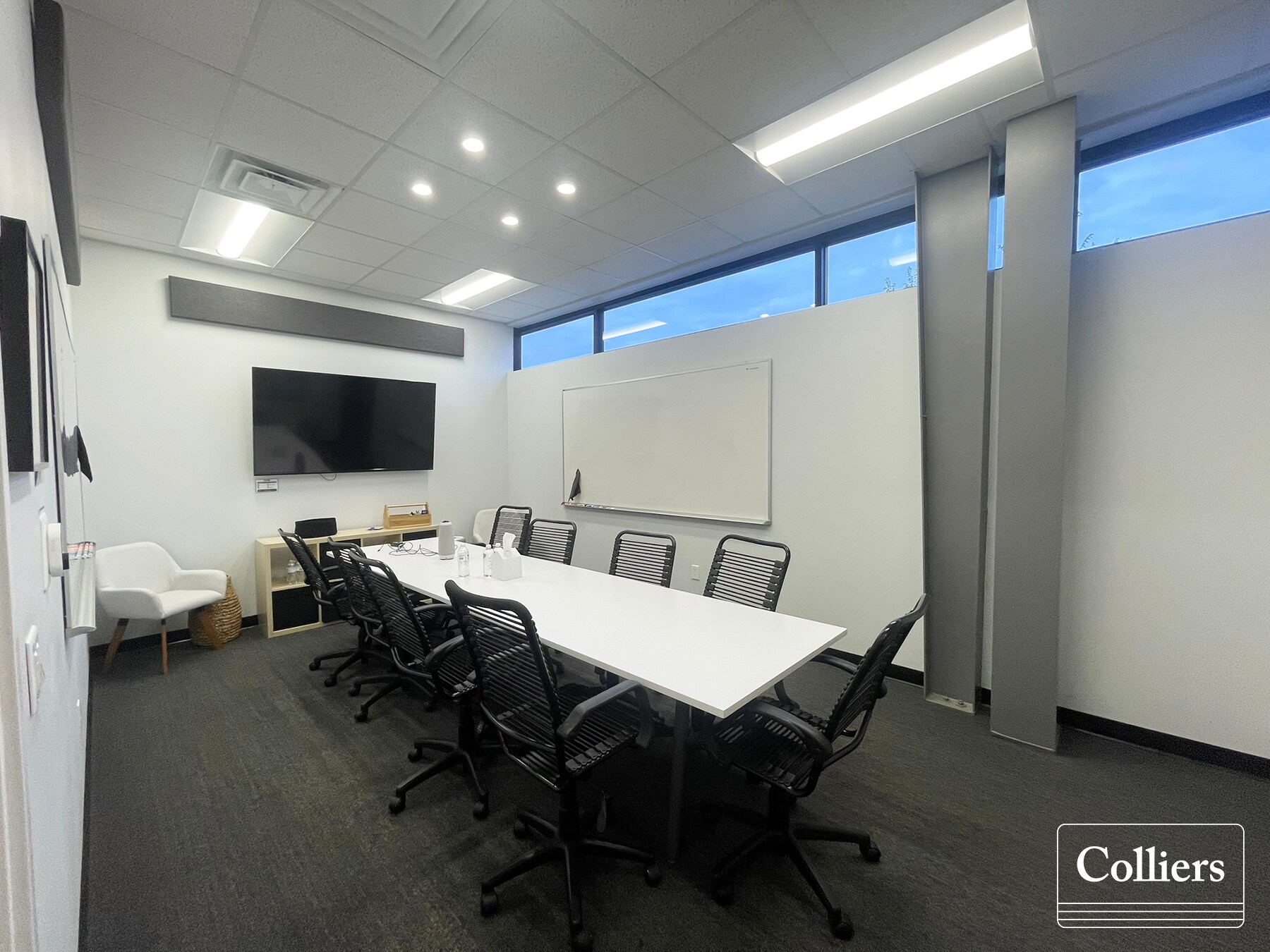 212 Presidential Dr, Lowell, AR for sale Interior Photo- Image 1 of 4