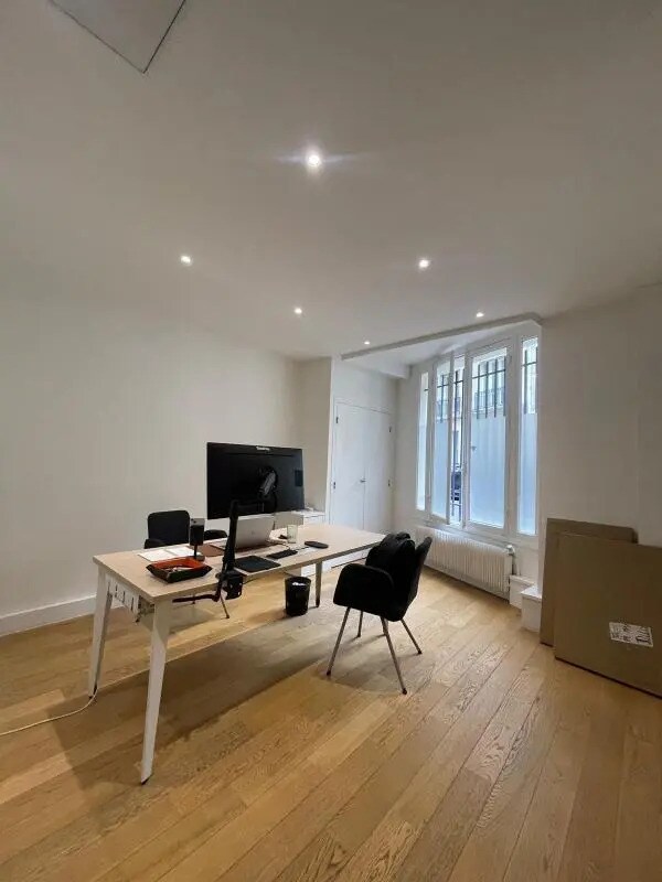 Office in Paris for sale Interior Photo- Image 1 of 6