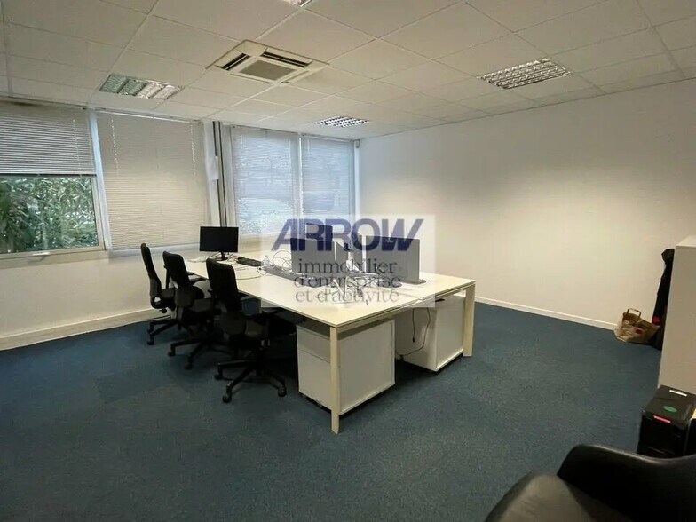 Office in Carquefou for lease - Building Photo - Image 3 of 4