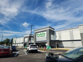 Lakeside Commons - Storefront Property