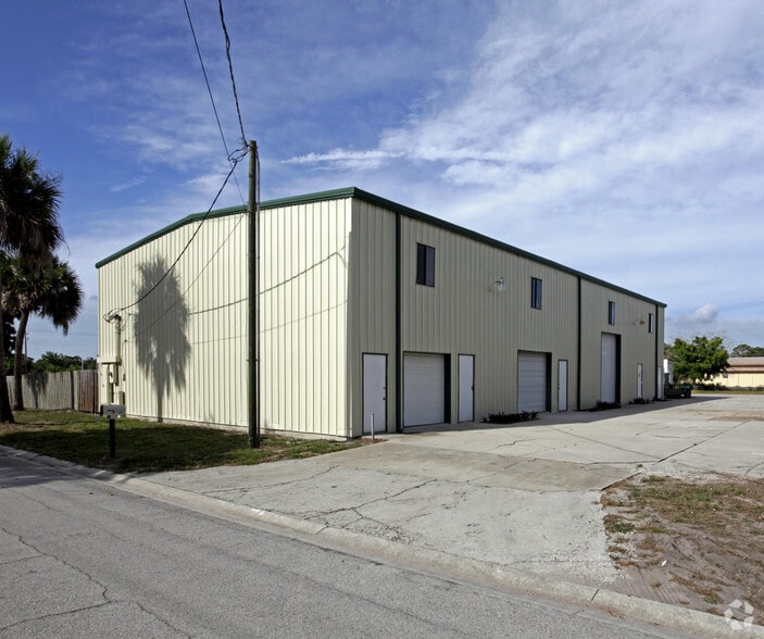 4285 Capron Rd, Titusville, FL for lease - Primary Photo - Image 1 of 6