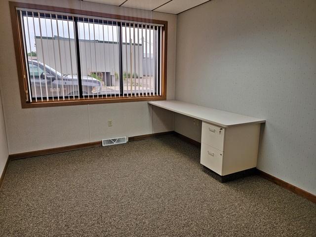 214 W 2nd St, Marshfield, WI for lease - Interior Photo - Image 3 of 22