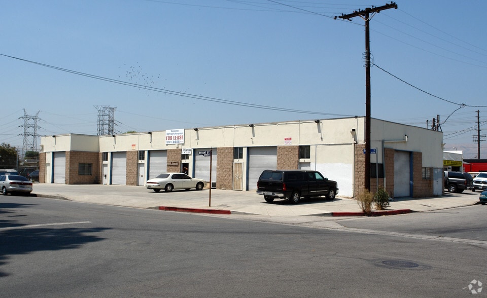 8635 Yolanda Ave, Northridge, CA for lease - Primary Photo - Image 3 of 7
