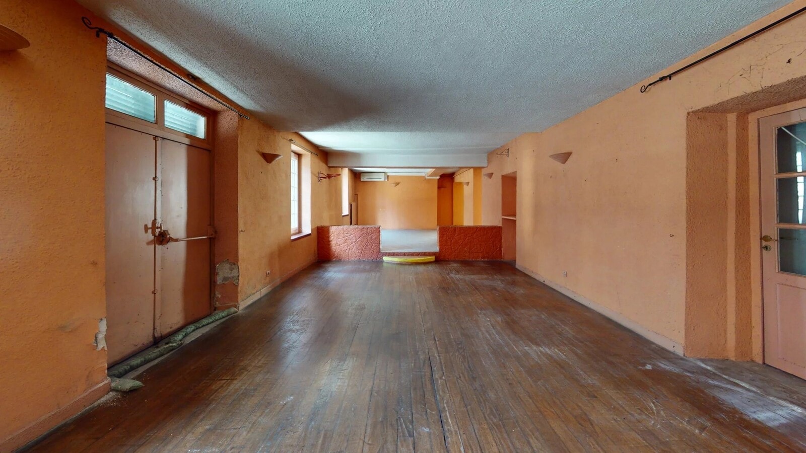 2 Rue Ernest Et Paul Picard, Le Mesnil-Saint-Denis 78320 - Unit Lot 1 -  - Interior Photo - Image 1 of 13