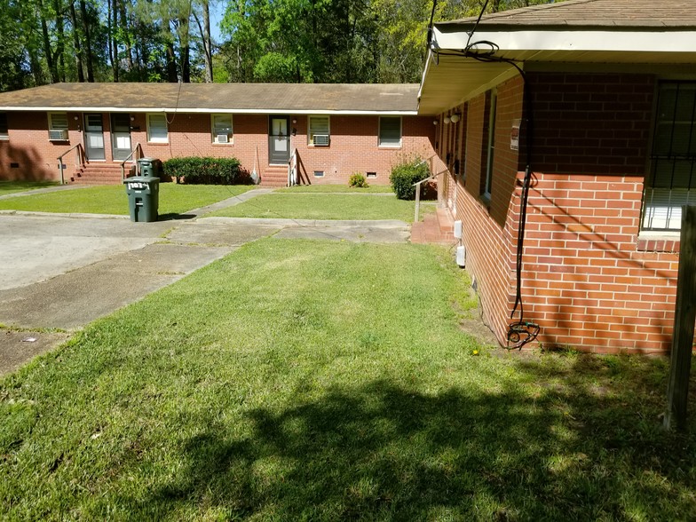 1707 Powatan St, Fayetteville, NC for sale - Primary Photo - Image 1 of 1