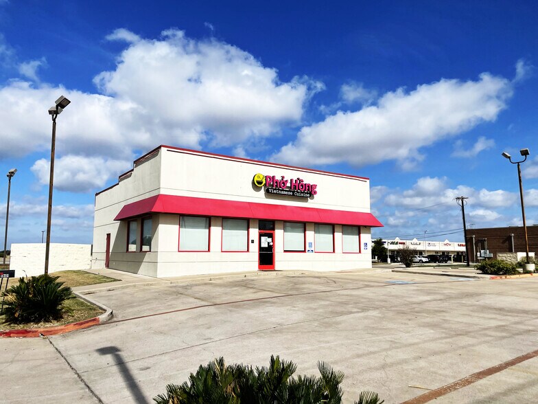 1801 S Colorado St, Lockhart, TX for sale - Building Photo - Image 1 of 1