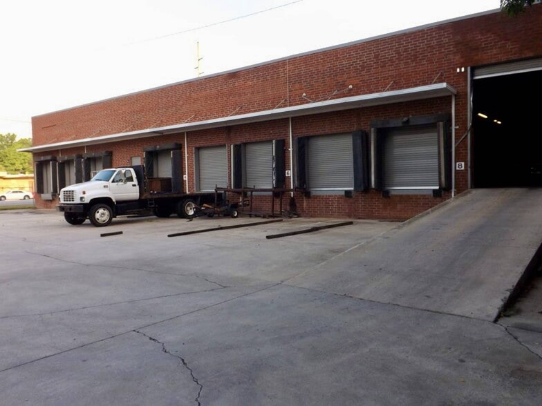 1415 S Elm St, High Point, NC for lease - Building Photo - Image 2 of 21