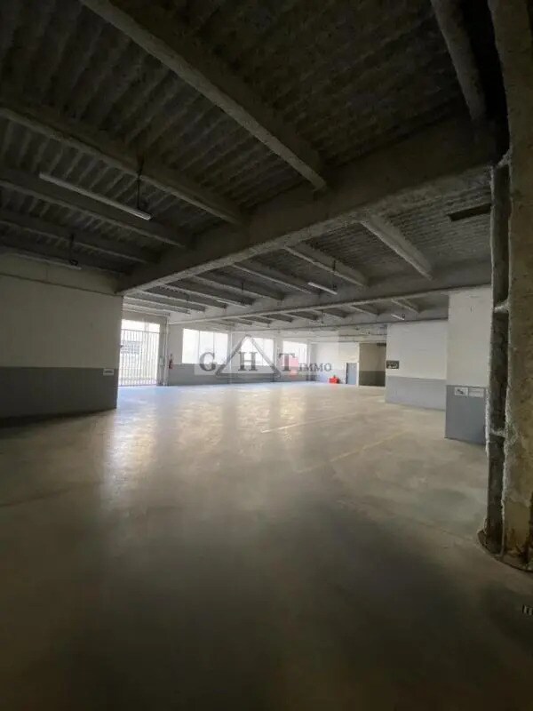 Industrial in Saint-Maur-des-Fossés for lease Building Photo- Image 1 of 4