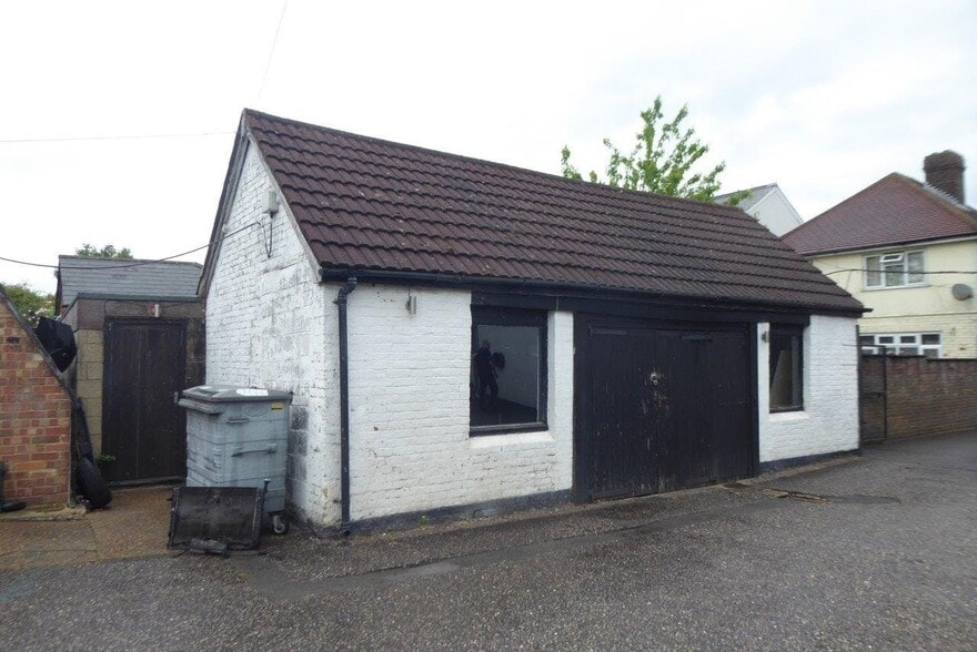 35 High Brooms Rd, Tunbridge Wells for lease - Building Photo - Image 1 of 4