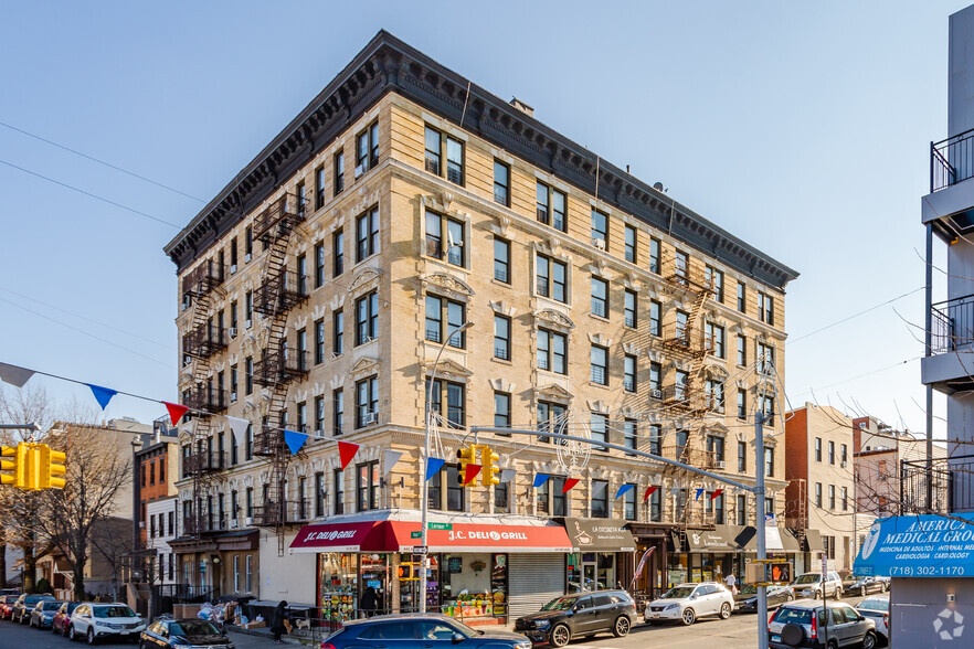 442 Lorimer St, Brooklyn, NY for lease - Primary Photo - Image 2 of 3