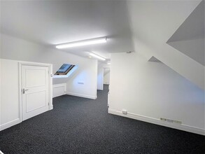 1-4 West Ln, Henley On Thames for lease Interior Photo- Image 2 of 3