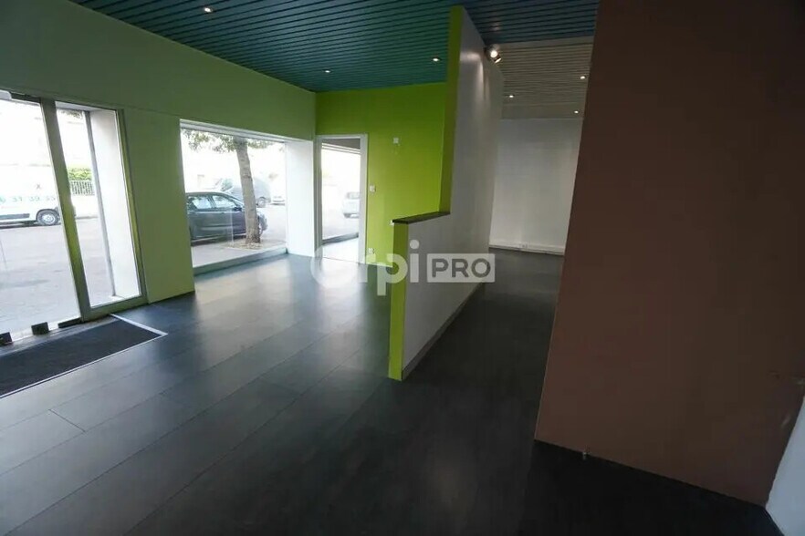 Retail in Dijon for lease - Building Photo - Image 3 of 5