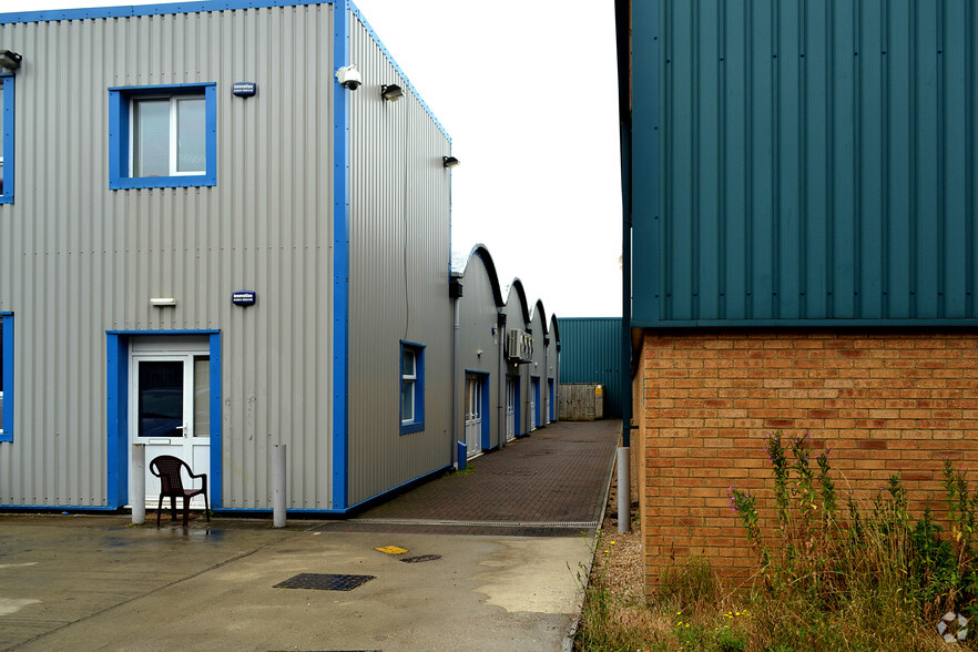 11 Second Ave, Milton Keynes for lease - Building Photo - Image 3 of 3