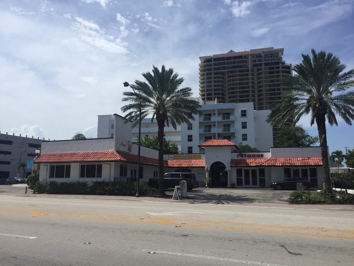 2915 E Las Olas Blvd, Fort Lauderdale, FL 33316 Restaurant/Bar in