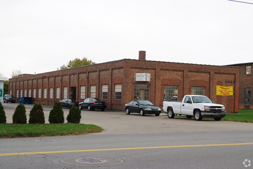 810 Taylor St, Elyria, OH for lease - Building Photo - Image 3 of 22