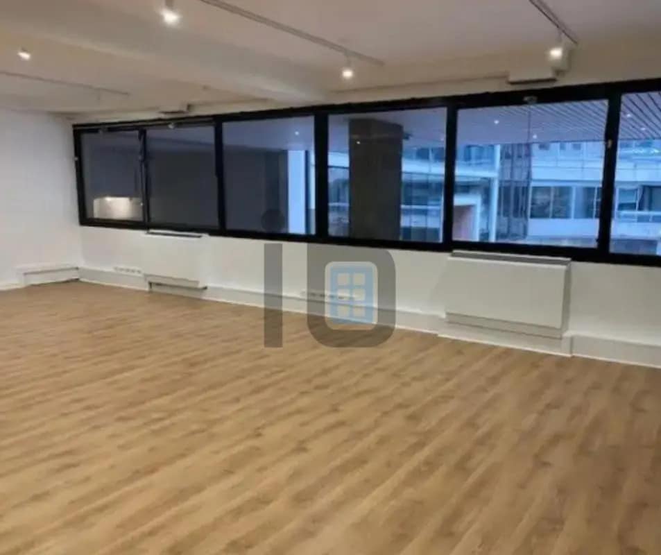 Office in Paris for sale Interior Photo- Image 1 of 3