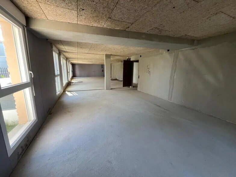 Multifamily in Ozoir-la-Ferrière for sale - Building Photo - Image 2 of 11